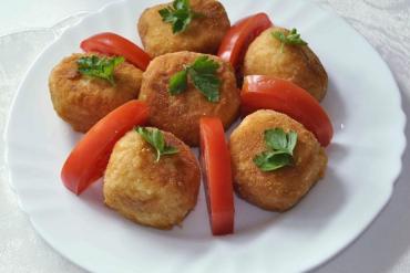 How to make fried rice balls to resolve leftovers