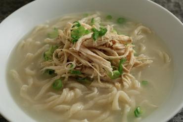 How to make unique and delicious chicken noodle soup